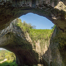 Devetashka Cave, Lovech Region - Снимки от България, Курорти, Туристически Дестинации
