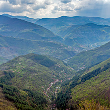 Искърско Дефиле, Село Гара Бов, София Област - Снимки от България, Курорти, Туристически Дестинации