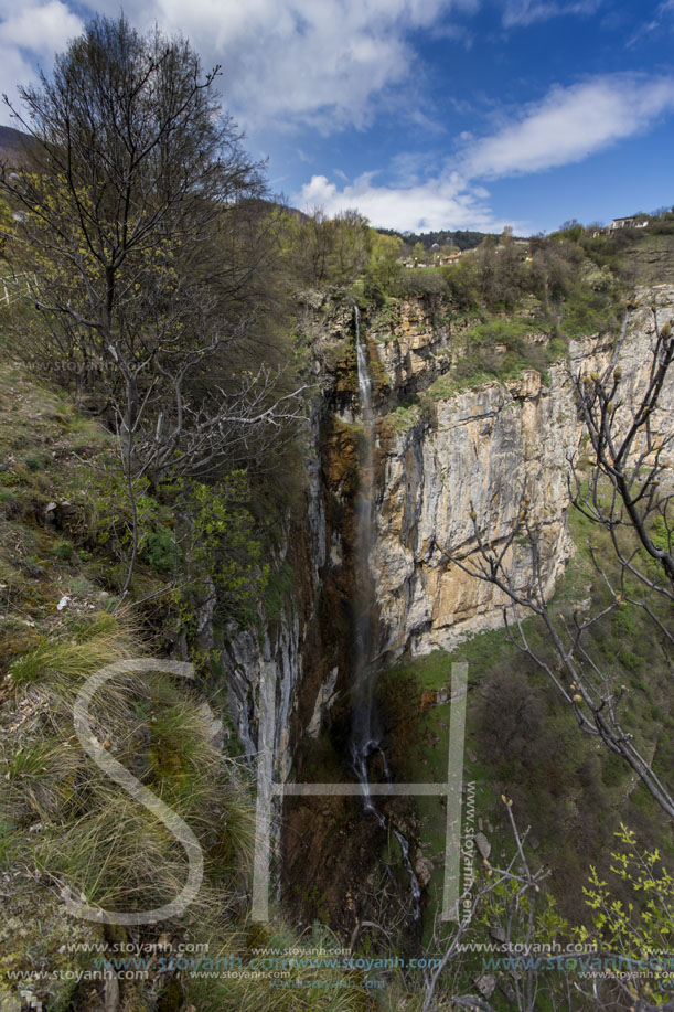 Водопад Скакля, Близо до село Заселе, Стара Планина, София Област