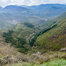 Искърско Дефиле, Село Гара Бов, София Област - Снимки от България, Курорти, Туристически Дестинации