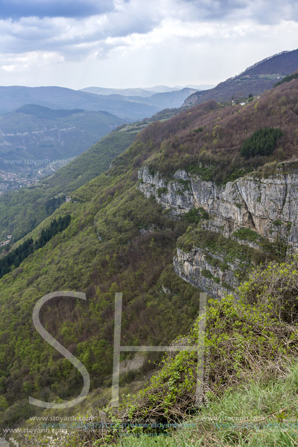 Стара Планина близо до село Заселе, София Област