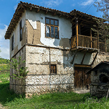Село Златолист, Стара Къща, Област Благоевград - Снимки от България, Курорти, Туристически Дестинации