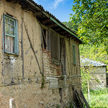 Село Златолист, Стара Къща, Област Благоевград - Снимки от България, Курорти, Туристически Дестинации