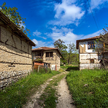 Село Златолист, Стара Къща, Област Благоевград - Снимки от България, Курорти, Туристически Дестинации