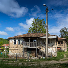 Село Златолист, Стара Къща, Област Благоевград - Снимки от България, Курорти, Туристически Дестинации