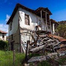 Село Златолист, Стара Къща, Област Благоевград - Снимки от България, Курорти, Туристически Дестинации