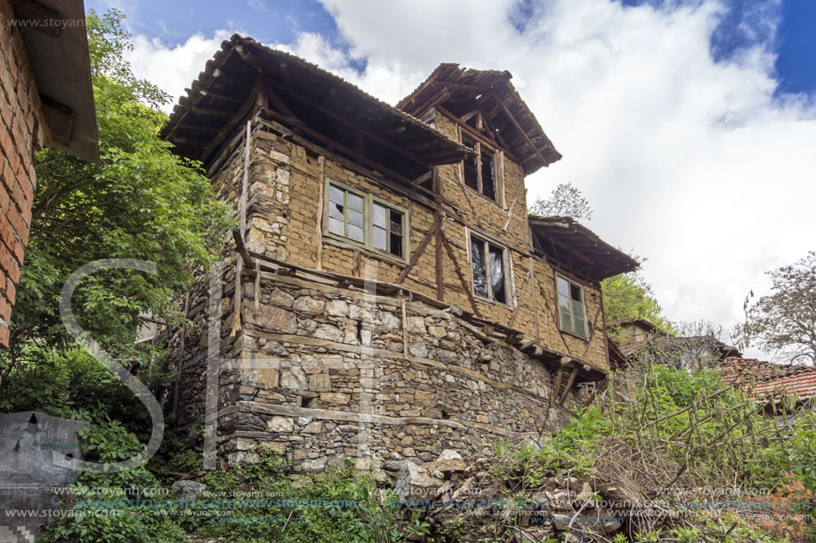 Село Пирин, Къщата на Пиринския Змей, Област Благоевград