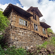 Село Пирин, Къщата на Пиринския Змей, Област Благоевград - Снимки от България, Курорти, Туристически Дестинации