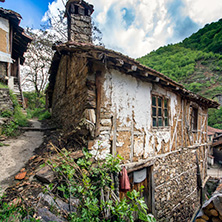 Село Пирин, Стари Къщи, Област Благоевград