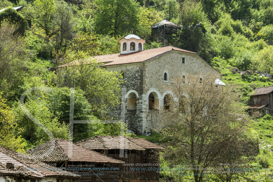 Село Пирин, Църква Свети Николай, Област Благоевград