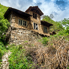 Село Пирин, Къщата на Пиринския Змей, Област Благоевград