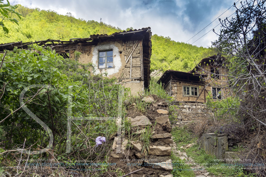 Село Пирин, Къщата на Пиринския Змей, Област Благоевград