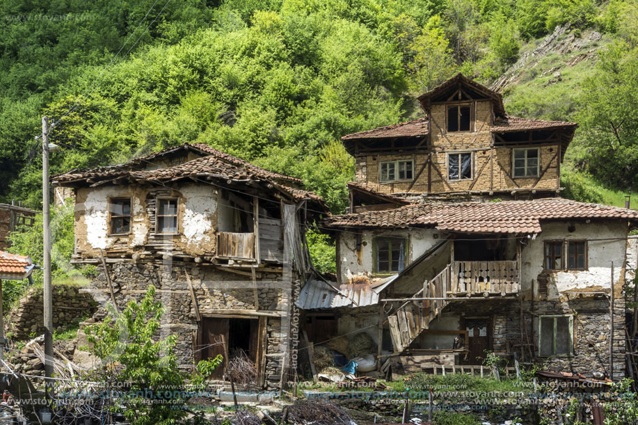 Село Пирин, Къщата на Пиринския Змей, Област Благоевград