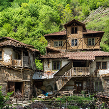 Село Пирин, Къщата на Пиринския Змей, Област Благоевград