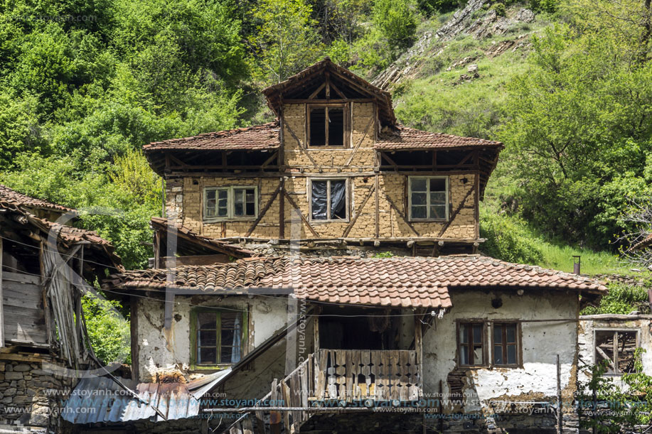 Село Пирин, Къщата на Пиринския Змей, Област Благоевград