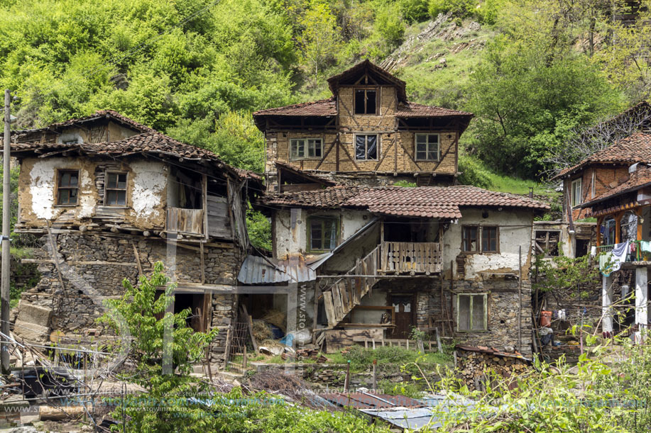 Село Пирин, Къщата на Пиринския Змей, Област Благоевград