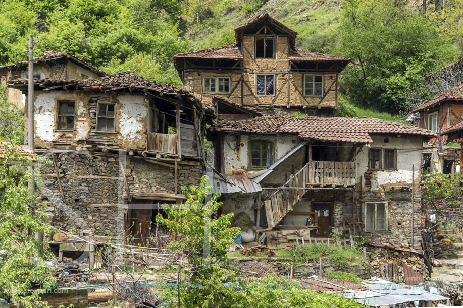 Село Пирин, Къщата на Пиринския Змей, Област Благоевград