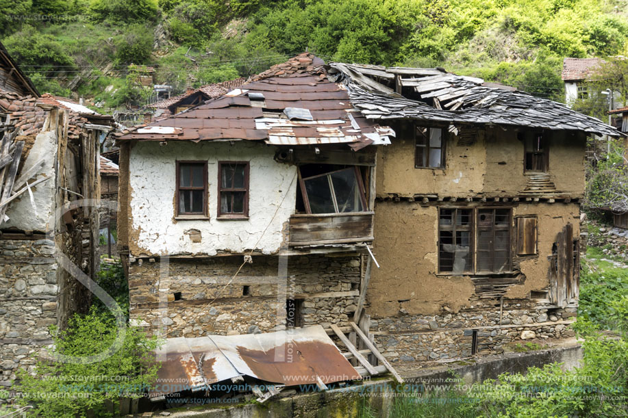 Село Пирин, Стари Къщи, Област Благоевград