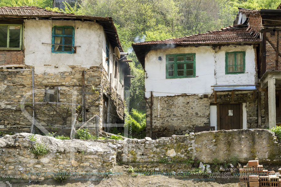 Село Пирин, Стари Къщи, Област Благоевград