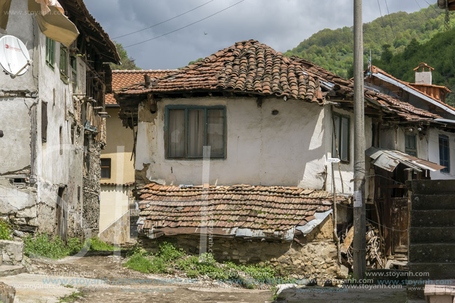 Село Пирин, Стари Къщи, Област Благоевград