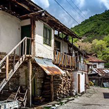 Село Пирин, Стари Къщи, Област Благоевград