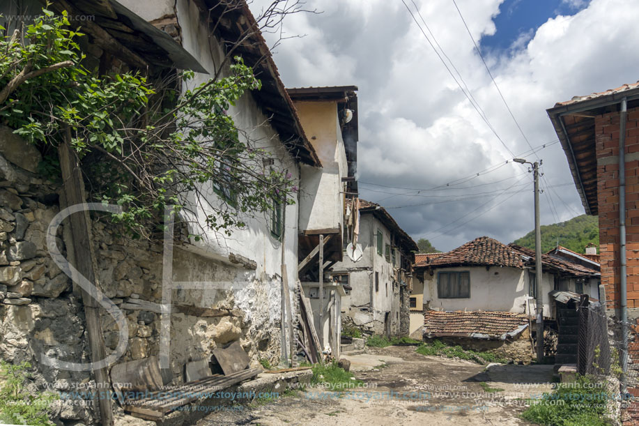 Село Пирин, Стари Къщи, Област Благоевград