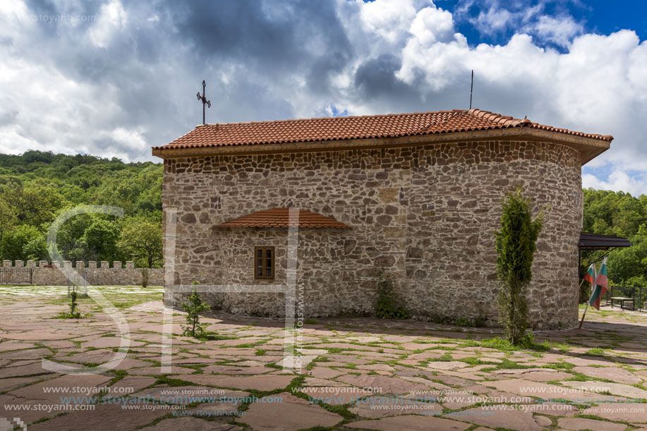 Църногорският манастир, (Гигински манастир), (Черногорски манастир)  Свети Безсребреници Козма и Дамян, Област Перник