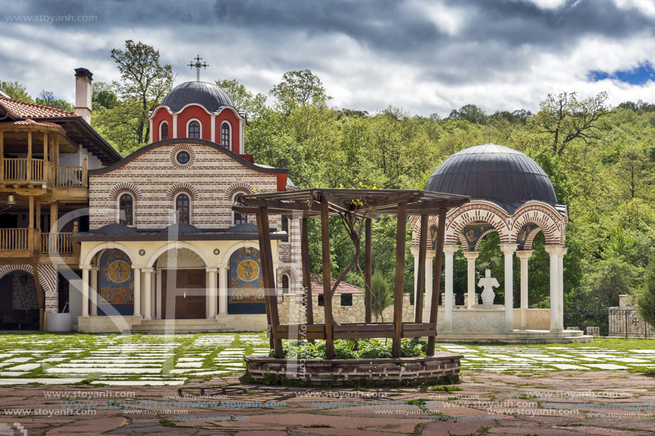 Църногорският манастир, (Гигински манастир), (Черногорски манастир)  Свети Безсребреници Козма и Дамян, Област Перник