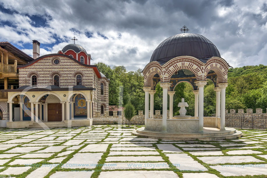 Църногорският манастир, (Гигински манастир), (Черногорски манастир)  Свети Безсребреници Козма и Дамян, Област Перник