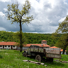 Църногорският манастир, (Гигински манастир), (Черногорски манастир)  Свети Безсребреници Козма и Дамян, Област Перник