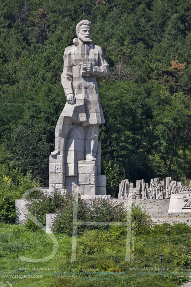 Калофер, Паметник На Христо Ботев, Област Пловдив