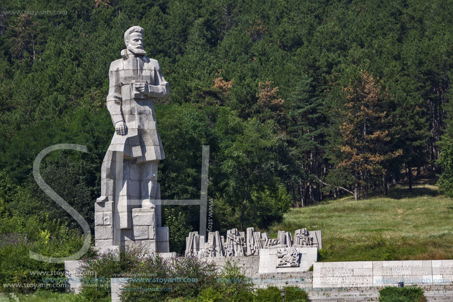 Калофер, Паметник На Христо Ботев, Област Пловдив