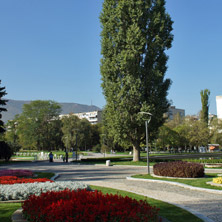София, Южен Парк, градинката до улица Нишава - Снимки от България, Курорти, Туристически Дестинации